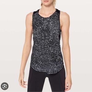 Lululemon Sculpt Tank II. Women’s black and white splatter.